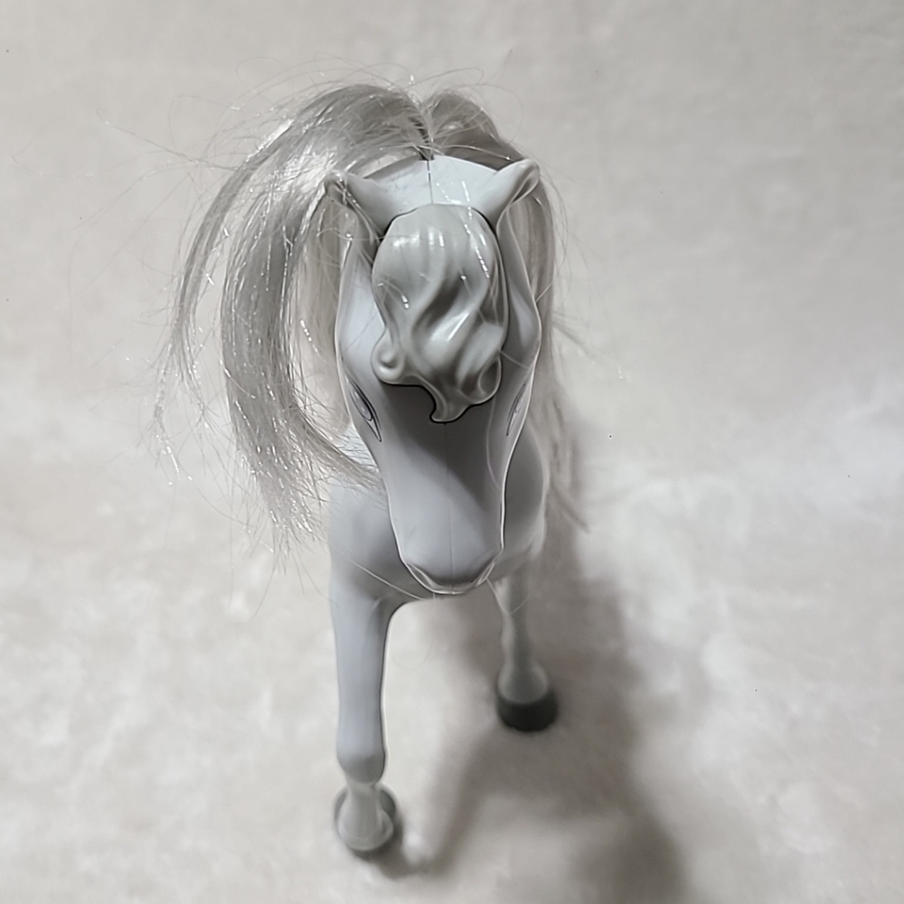 Mattel Gray Barbie Horse 2013  Blue Eyes Gray Hoofs - Picture 3 of 10